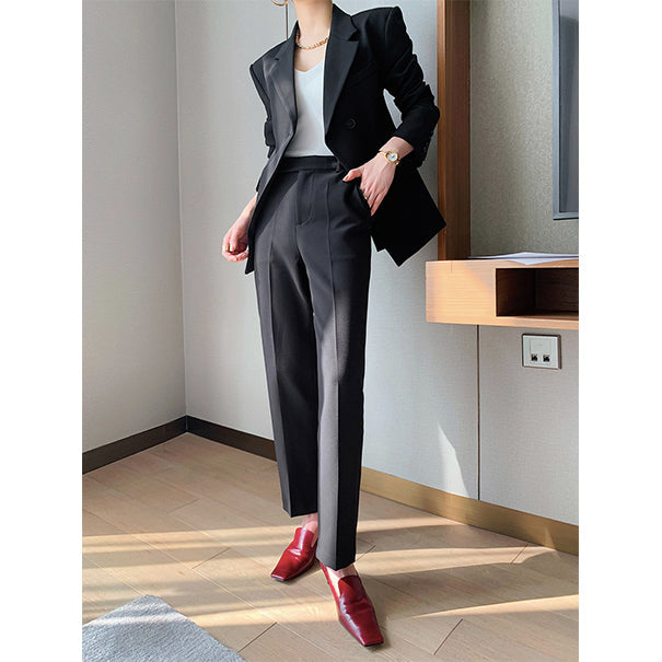 SUIT BLAZER AND CROPPED TROUSERS