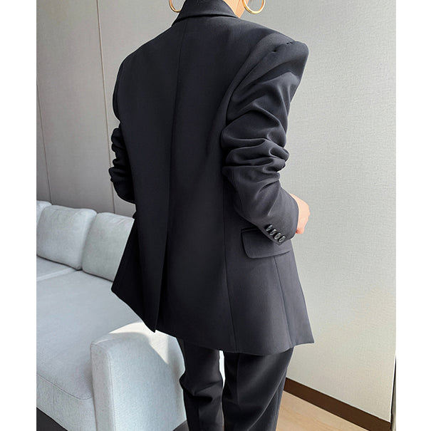 SUIT BLAZER AND CROPPED TROUSERS