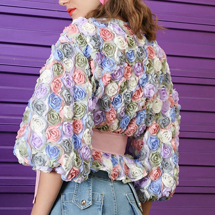 Three-dimensional flower top