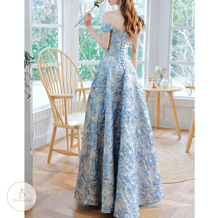 #7616 CLASSICAL STYLE DRESS