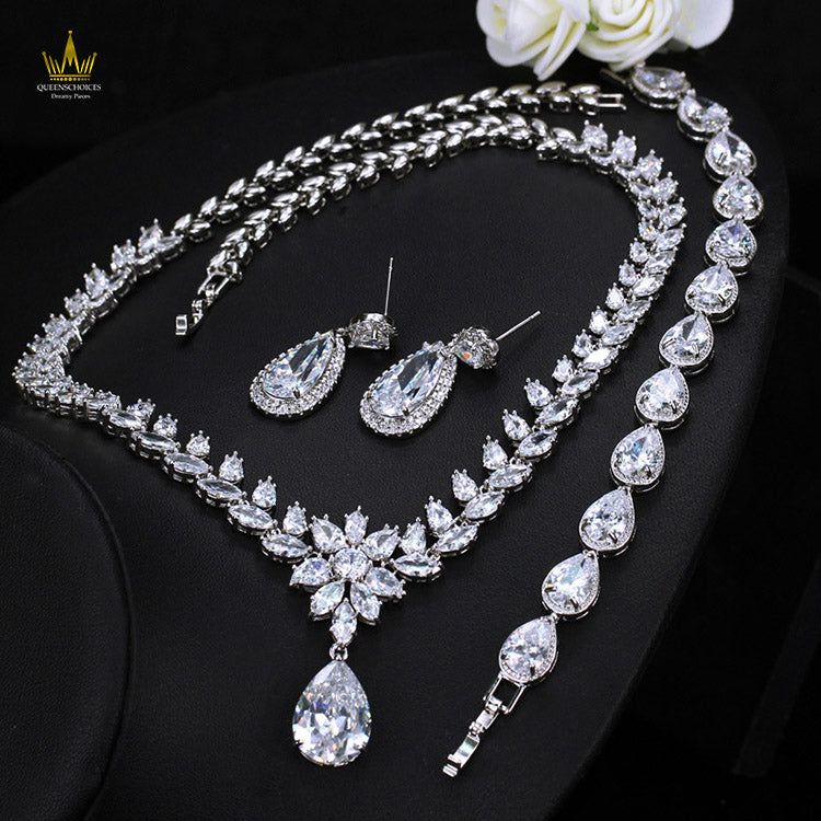 #TQ2063 Bracelets + Earrings + Necklace (Three-piece )